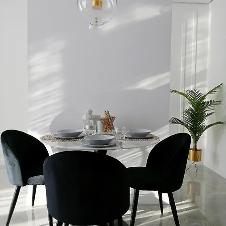 Apartment New Luxury Apartament Mayak Rubens *